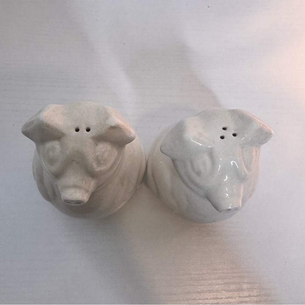 White Vintage Ceramic Pig Salt & Pepper Shakers - Picture 2 of 6